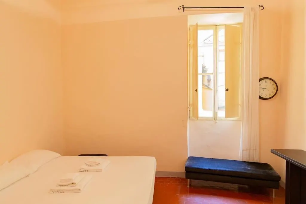 Elegant Apartment Near Piazza Della Signoria Florence