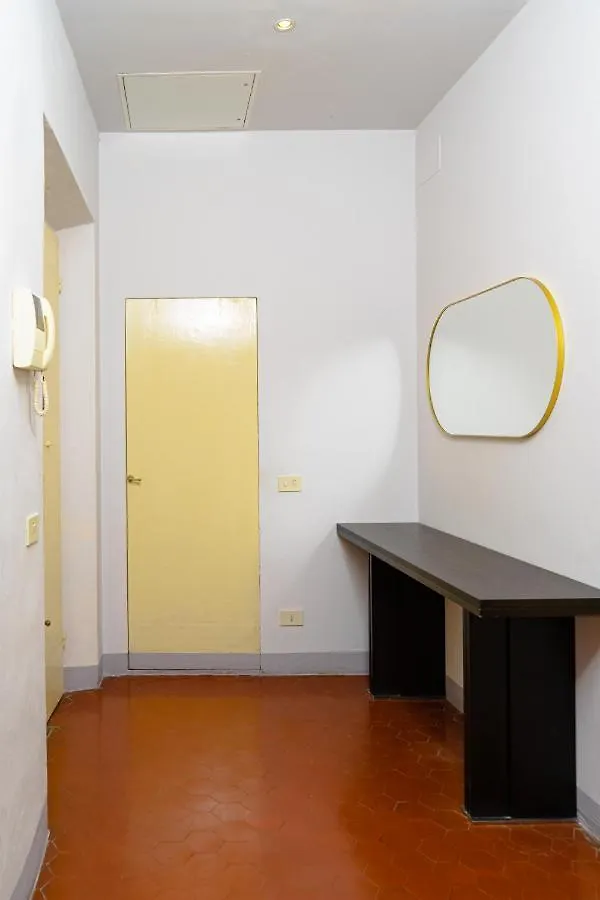 Elegant Apartment Near Piazza Della Signoria Florence Italy